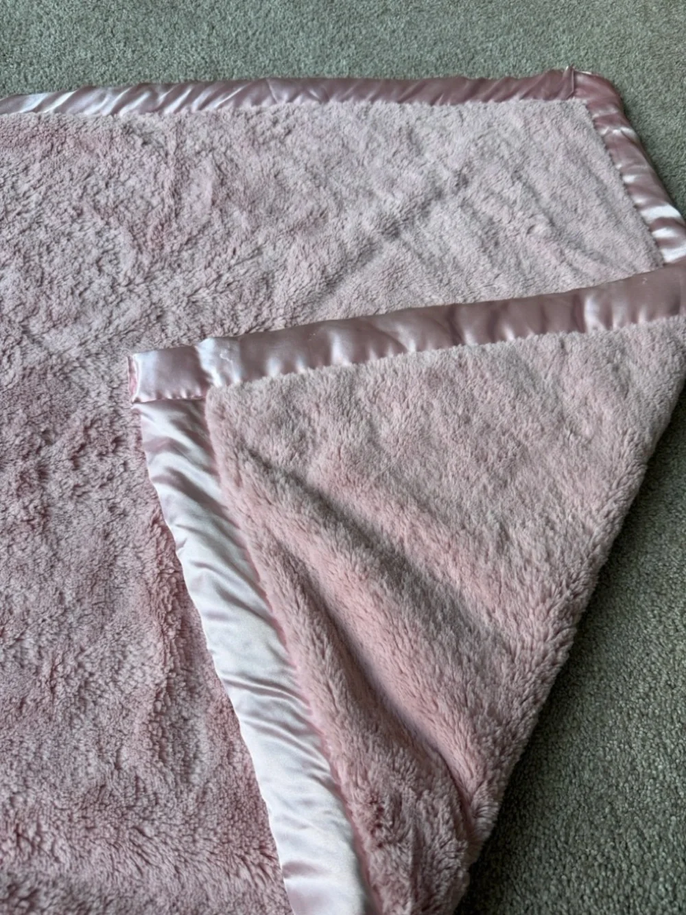Celebrity, baby Plush Pink Satin-Trim Lovey Blanket